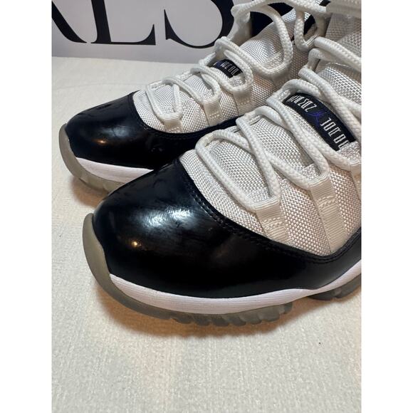 Air Jordan 11 Retro Concord Size 10.5 - Classic Style - Picture 4 of 12